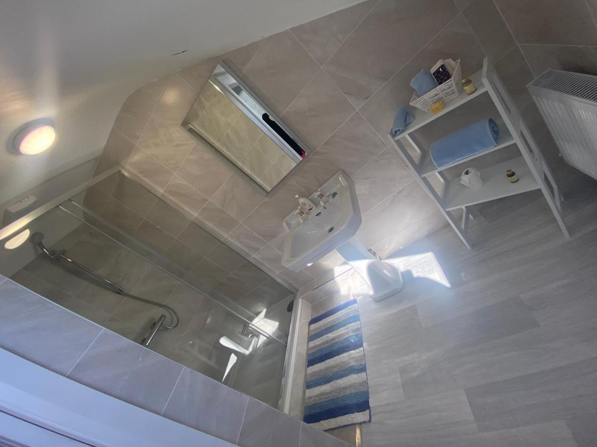 Seaclusion Barna Hotel Барна Екстериор снимка